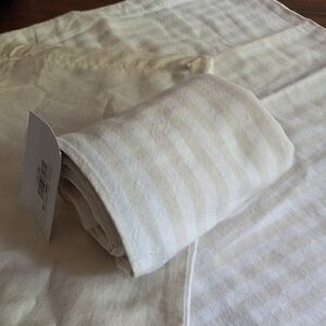 Casaluna Pair King Shams Natural NWT